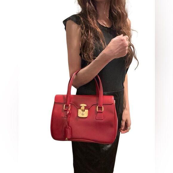Gucci Red Leather Satchel with Gold Clasp - Picture 2 of 14